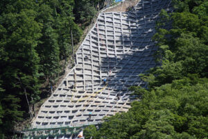 鉄筋挿入の作業の様子3